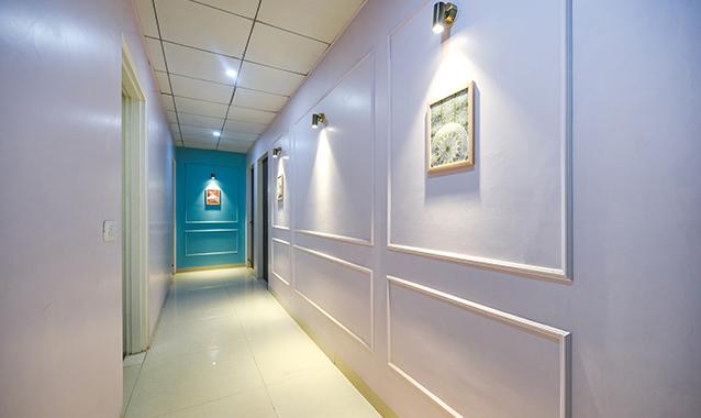 Lobby-corridor