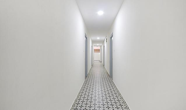 Lobby-corridor