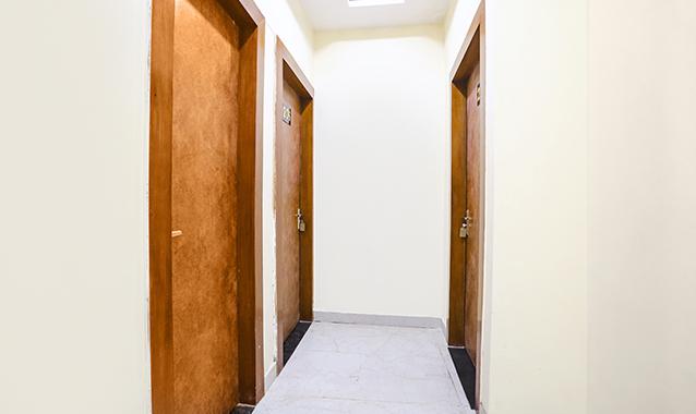 Lobby-corridor