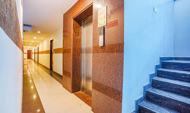 Lobby-corridor