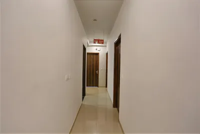 Lobby-corridor