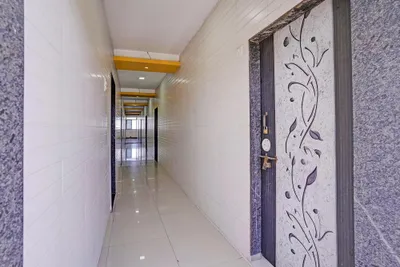 Lobby-corridor
