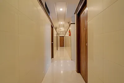 Lobby-corridor