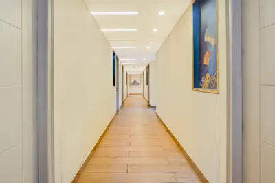 Lobby-corridor