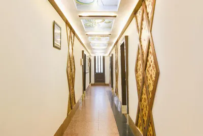 Lobby-corridor