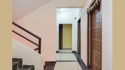 Lobby-corridor