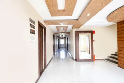 Lobby-corridor