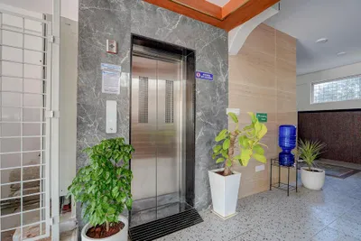Lobby-corridor