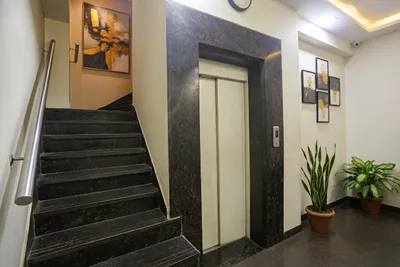 Lobby-corridor