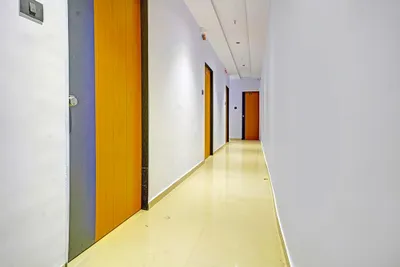 Lobby-corridor