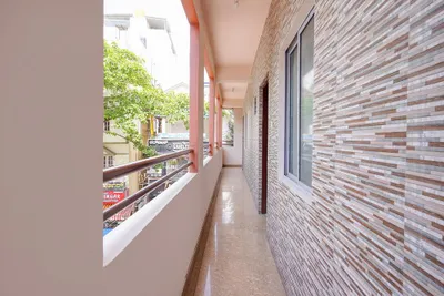 Lobby-corridor