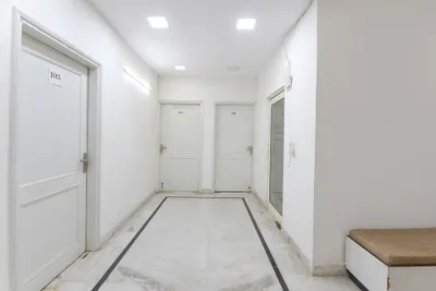 Lobby-corridor