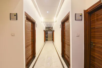 Lobby-corridor