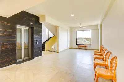 Lobby-corridor