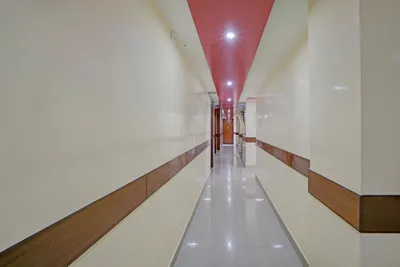 Lobby-corridor