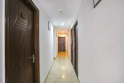 Lobby-corridor
