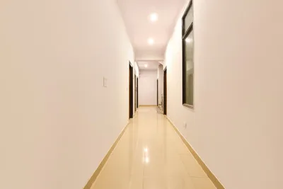 Lobby-corridor