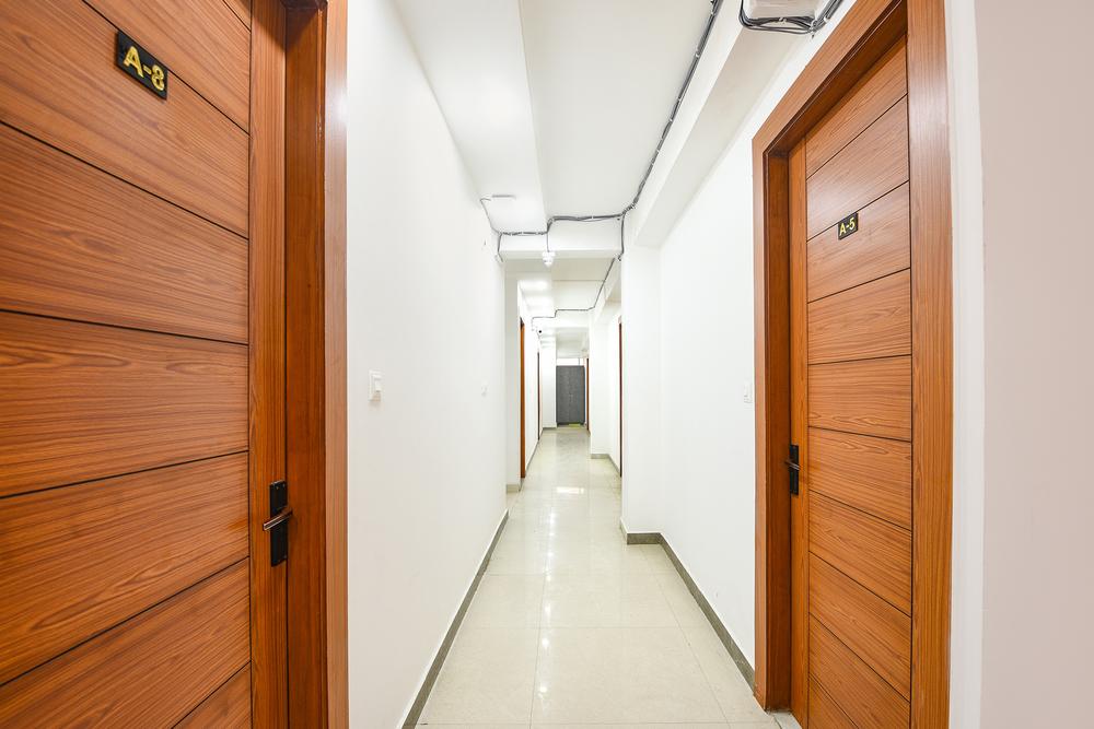 Lobby-corridor