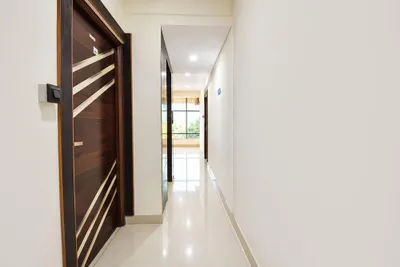 Lobby-corridor
