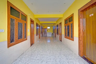 Lobby-corridor