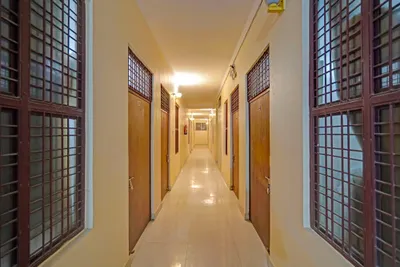 Lobby-corridor