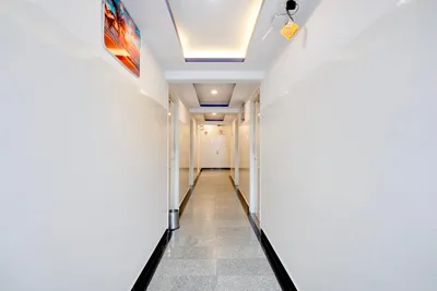 Lobby-corridor