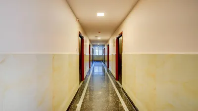 Lobby-corridor