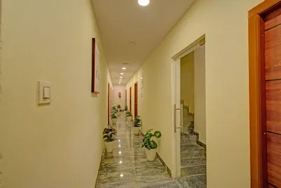 Lobby-corridor