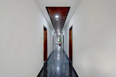 Lobby-corridor