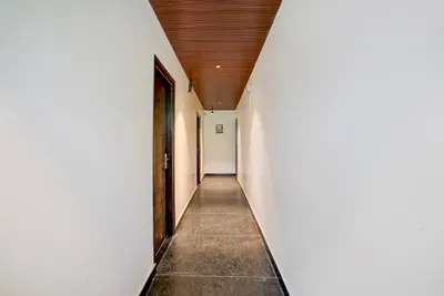 Lobby-corridor