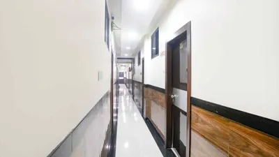 Lobby-corridor