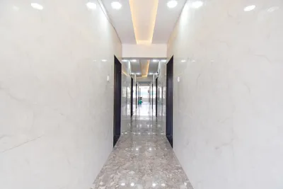 Lobby-corridor