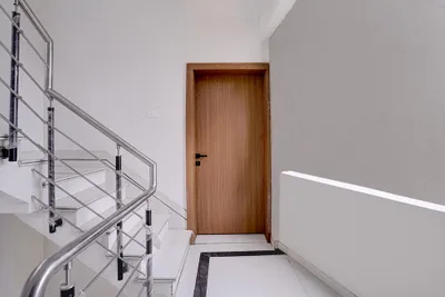 Lobby-corridor