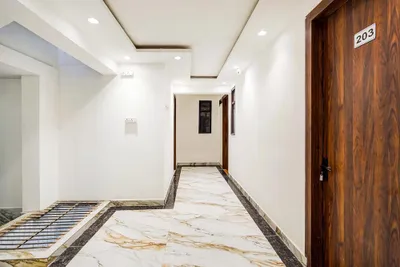 Lobby-corridor