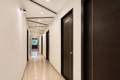 Lobby-corridor