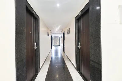 Lobby-corridor