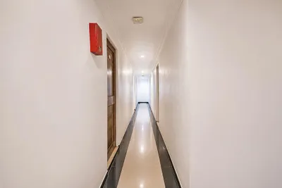 Lobby-corridor
