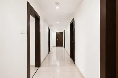 Lobby-corridor