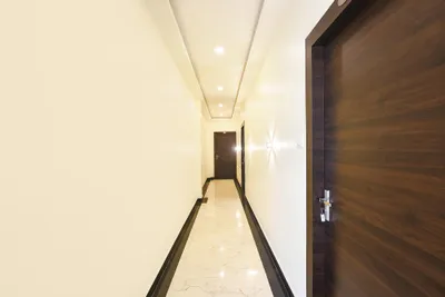Lobby-corridor