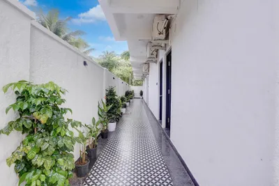Lobby-corridor