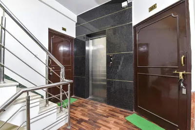 Lobby-corridor