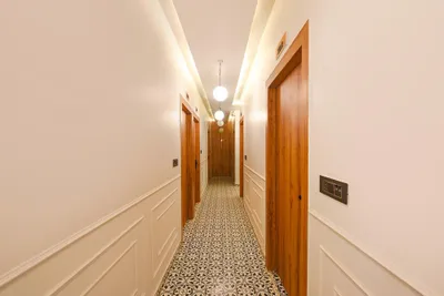 Lobby-corridor