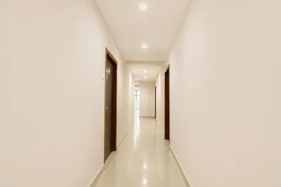 Lobby-corridor