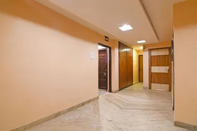 Lobby-corridor