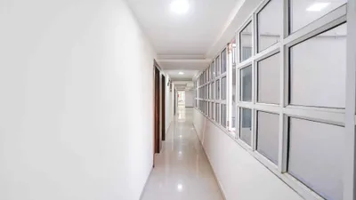 Lobby-corridor