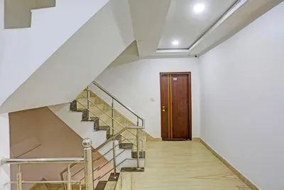 Lobby-corridor