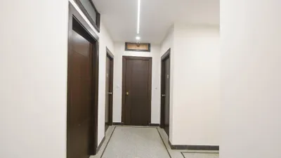 Lobby-corridor