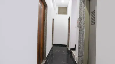 Lobby-corridor