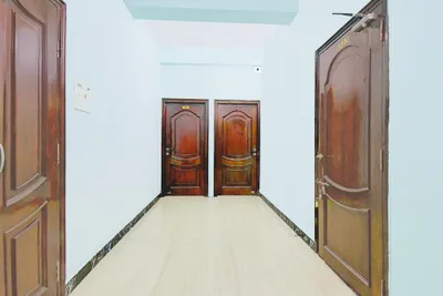 Lobby-corridor