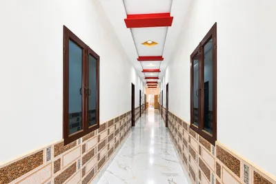 Lobby-corridor